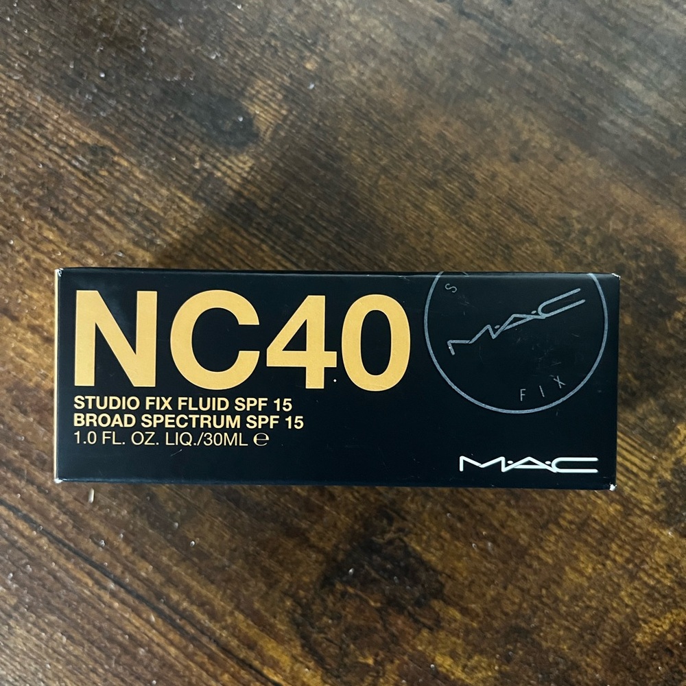 MAC Cosmetics Studio Fix Fluid Foundation NC40